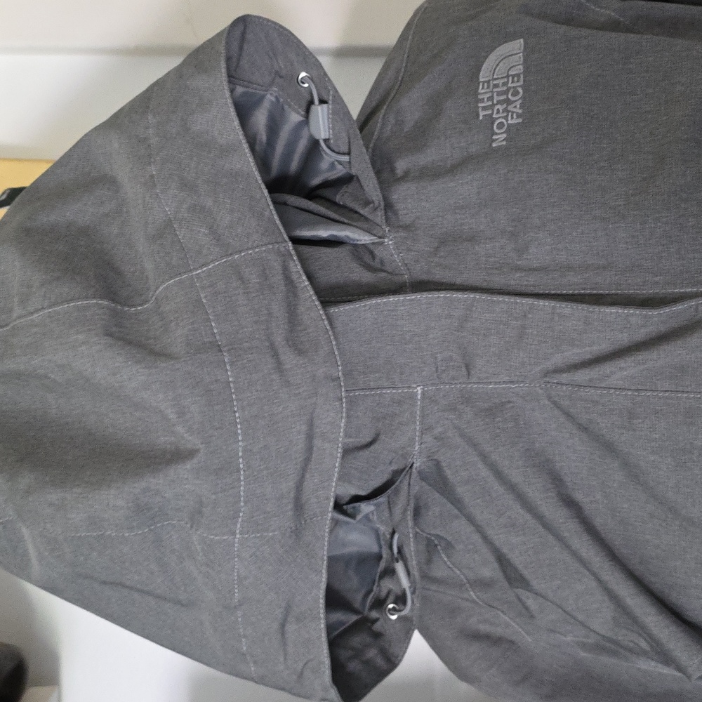 The North Face Women's Charcoal Hooded Ski Jacket SIZE SMALL - Picture 2 of 14